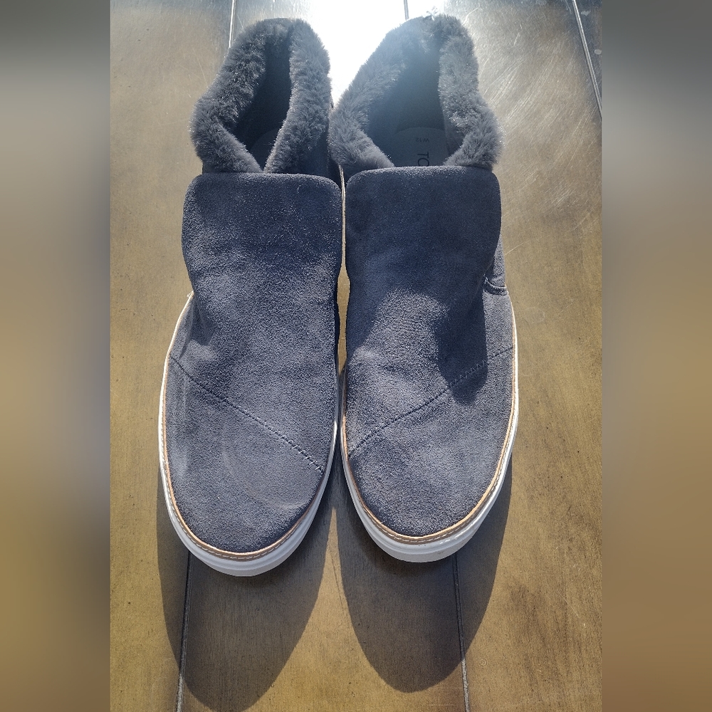 Sneaker boots